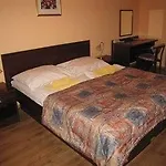 Victor 3*