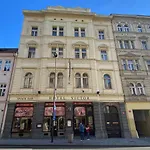 Victor Hotel