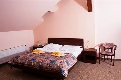 Victor Otel
