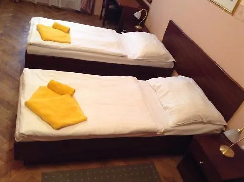 Victor Hotell 3*